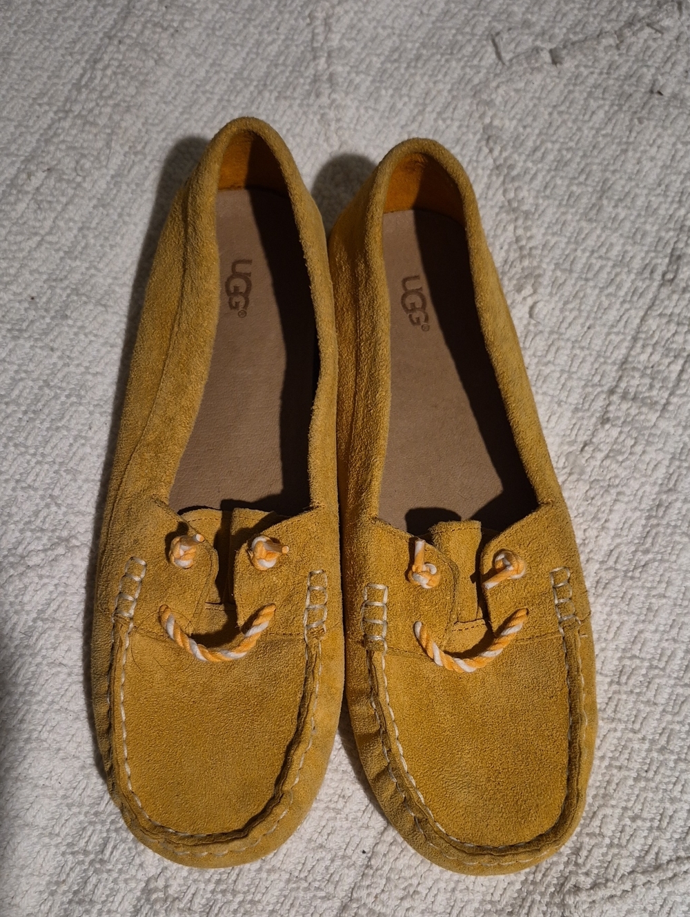 UGG Meena Suede Driving Moccasins Mustard Yellow Loafers Size 9